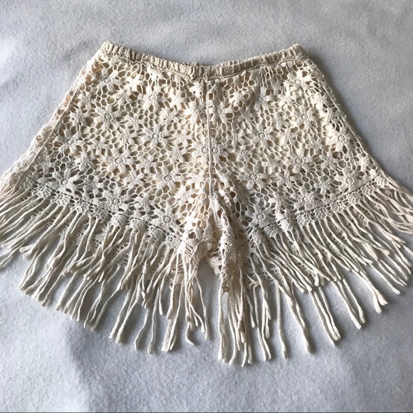 Love Tree Los Angeles Pants - Love Tree Los Angeles Boho Crochet Fringe Shorts